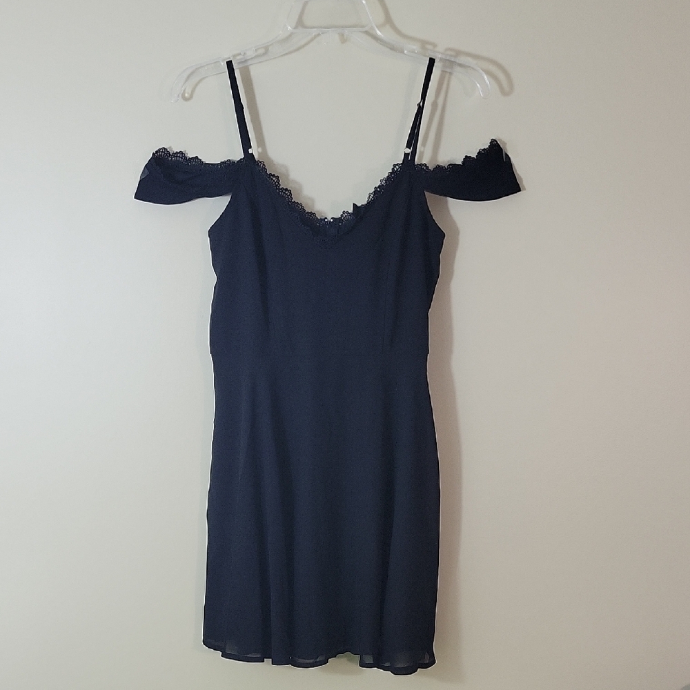 Windsor Black Lace-Trimmed Dress Sz Small Cold Shouder Mini